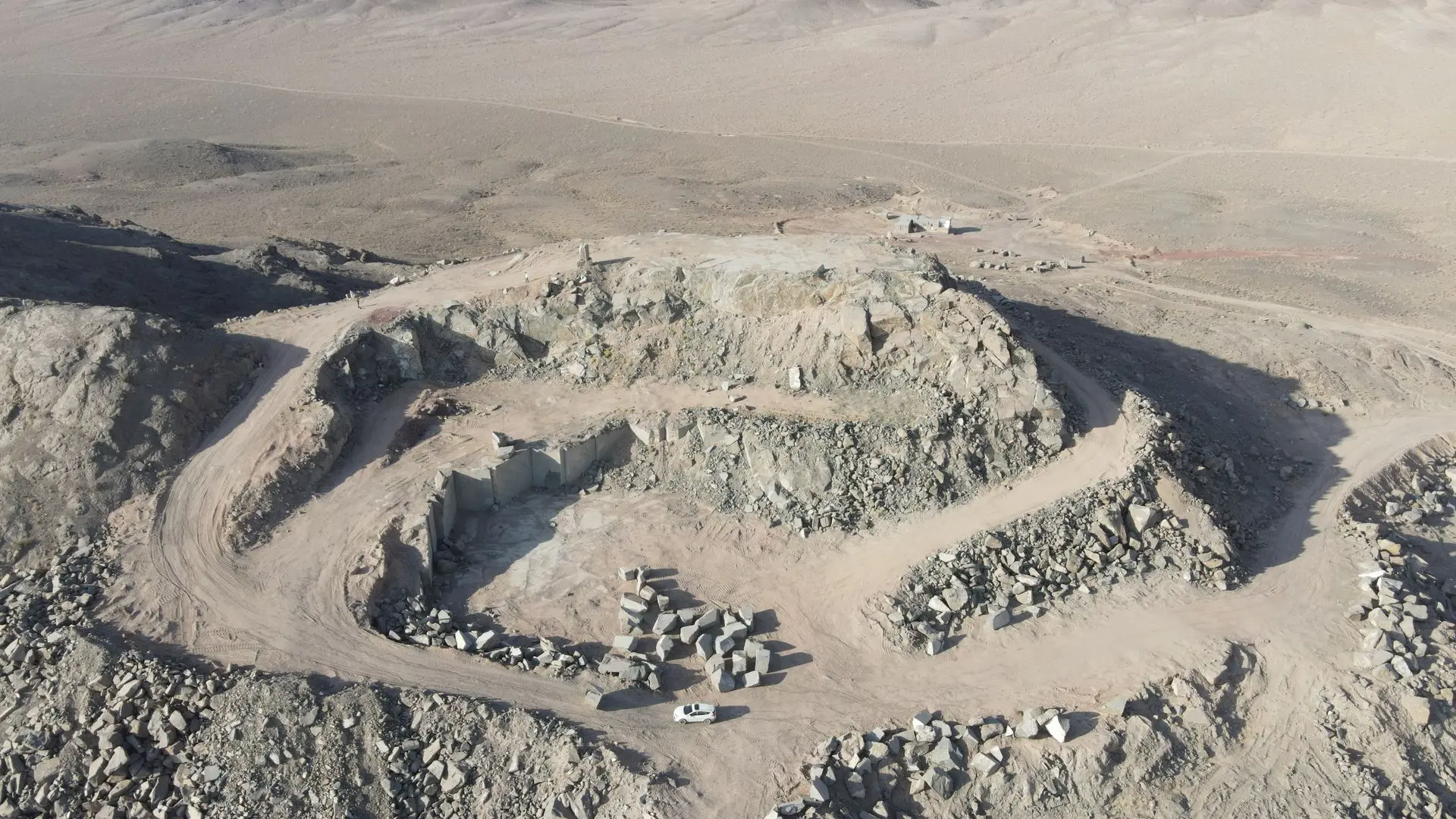 معدن پورفیری با سطح ماشین کاری شده سبز رنگ